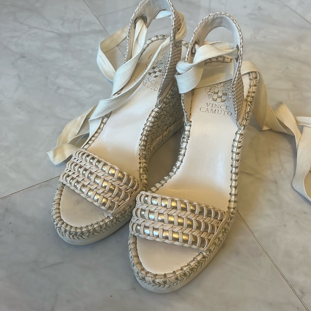 Vince Camuto Espadrille lace up